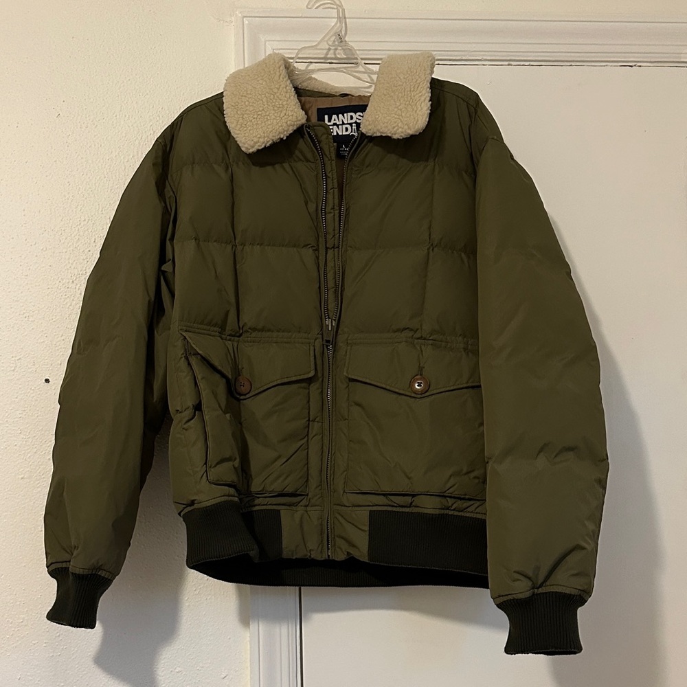Lands' End Men's Green Puffer Jacket with Cream Collar